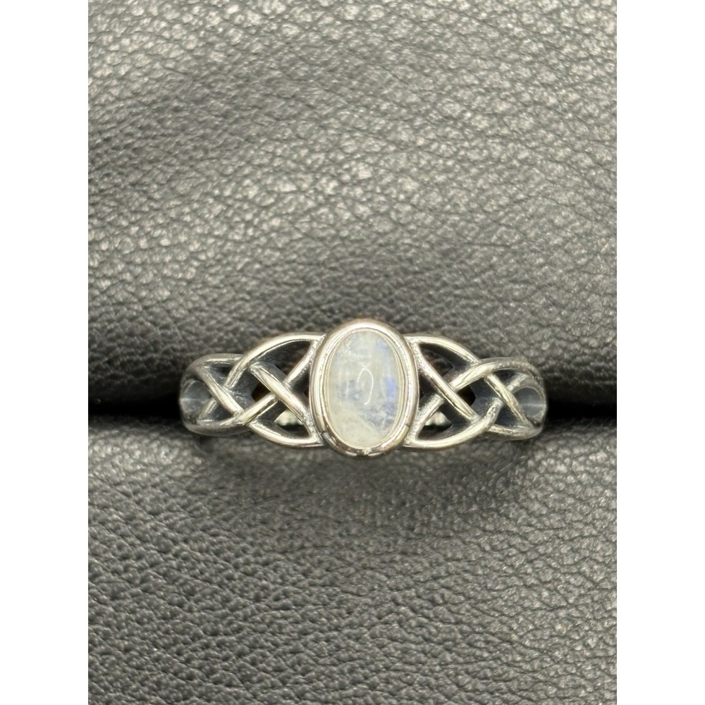 New Condition Sterling Silver Moonstone Celtic Knot Ring Size 7 H17